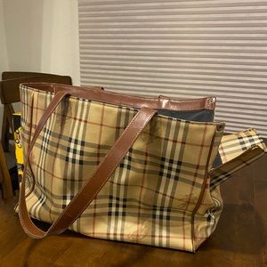 Burberry Dog bag